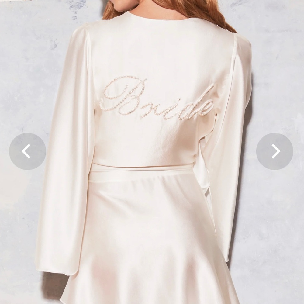 Like New fleur du mal Pearl Bride Robe